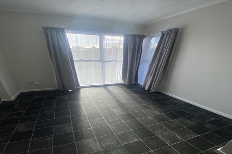 Photo of property in 58 Riverpark Crescent, Henderson, Auckland, 0610