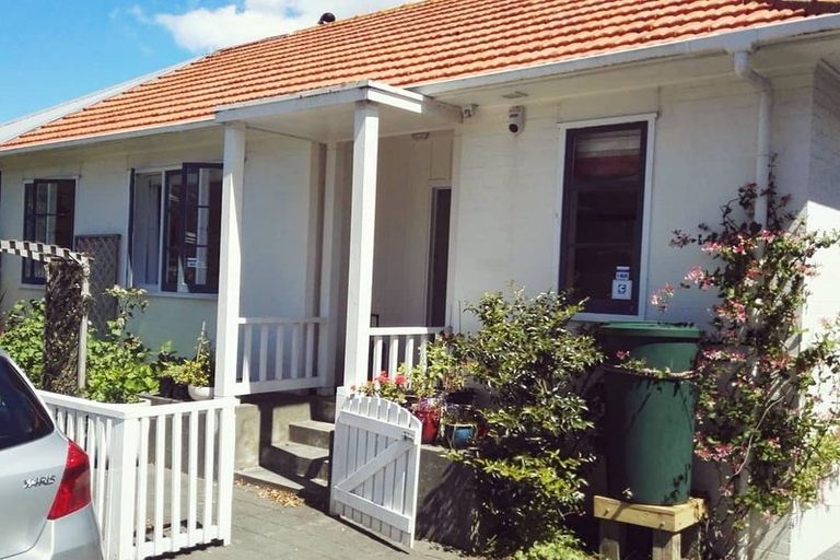 Photo of property in 42 Glamis Avenue, Strathmore Park, Wellington, 6022