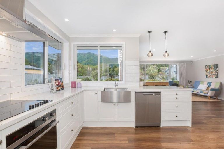 Photo of property in 19 David Street, Waikanae, 5036