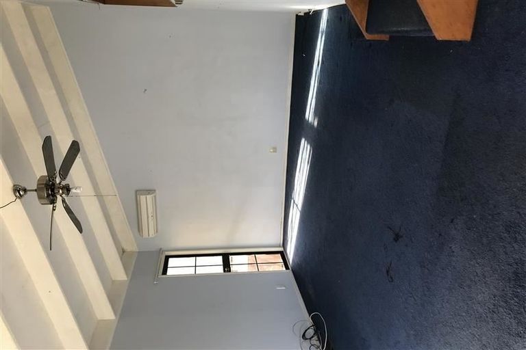 Photo of property in 8 Fitzherbert Avenue, West Harbour, Auckland, 0618