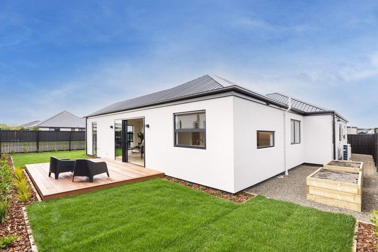 Photo of property in 2 Perehia Mews, Marshland, Christchurch, 8083