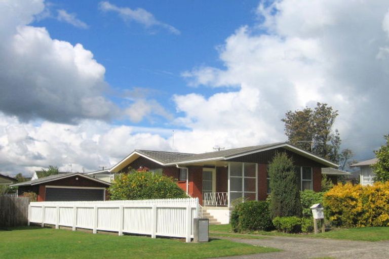 Photo of property in 3 Carter Drive, Pomare, Rotorua, 3015