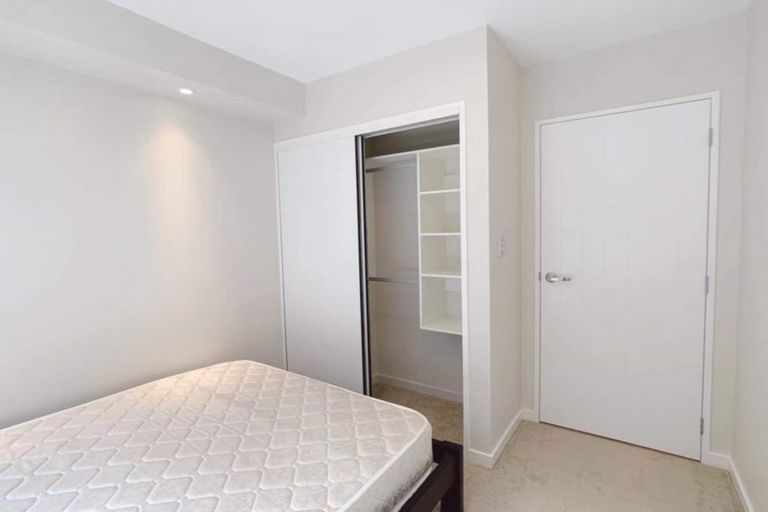 Photo of property in 10d Woodall Place, Totara Vale, Auckland, 0627