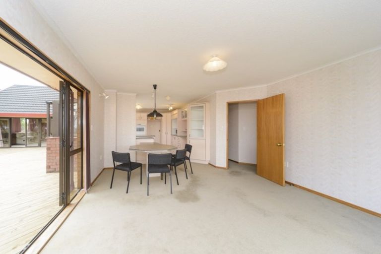 Photo of property in 62 Pacific Drive, Fitzherbert, Palmerston North, 4410