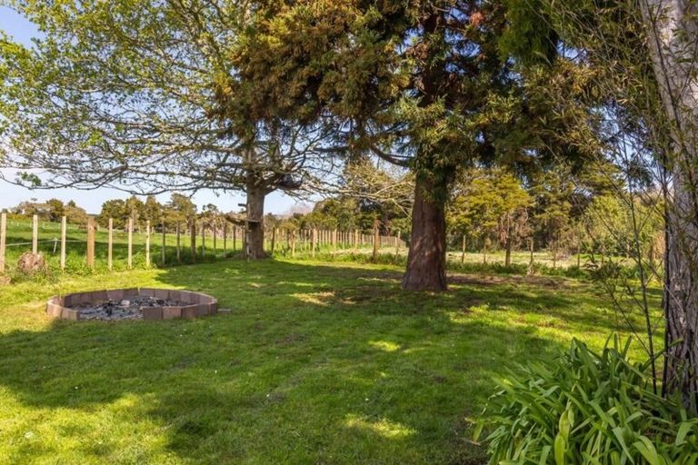 Photo of property in 877 Kahikatea Flat Road, Waitoki, Kaukapakapa, 0871