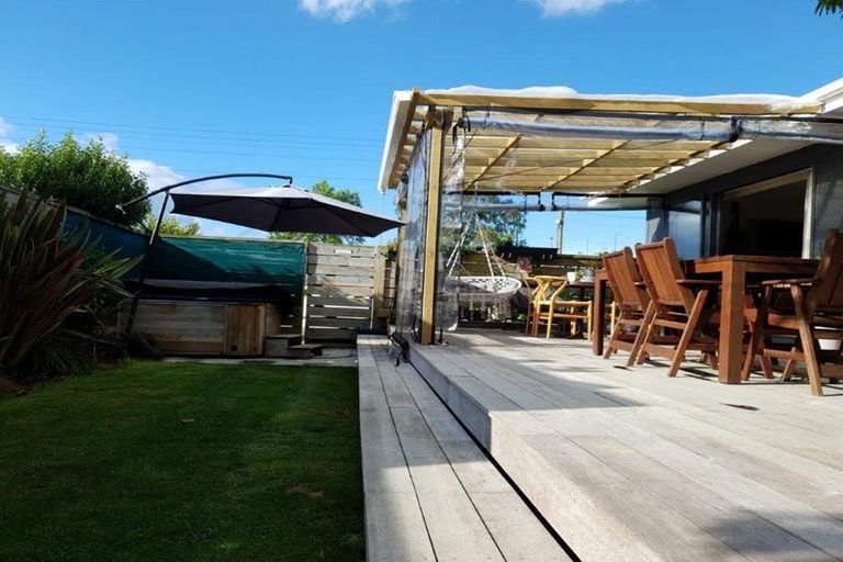 Photo of property in 6 Lake Crescent, Takaka, 7110