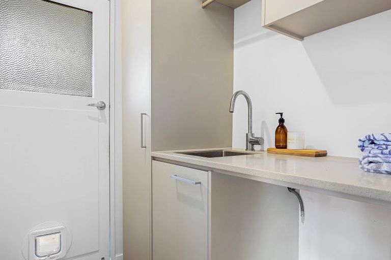 Photo of property in 42 Palatine Terrace, Saint Martins, Christchurch, 8022