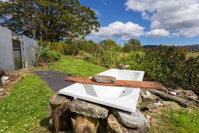 Photo of property in 76 Harihari Tship Road, Harihari, 7884