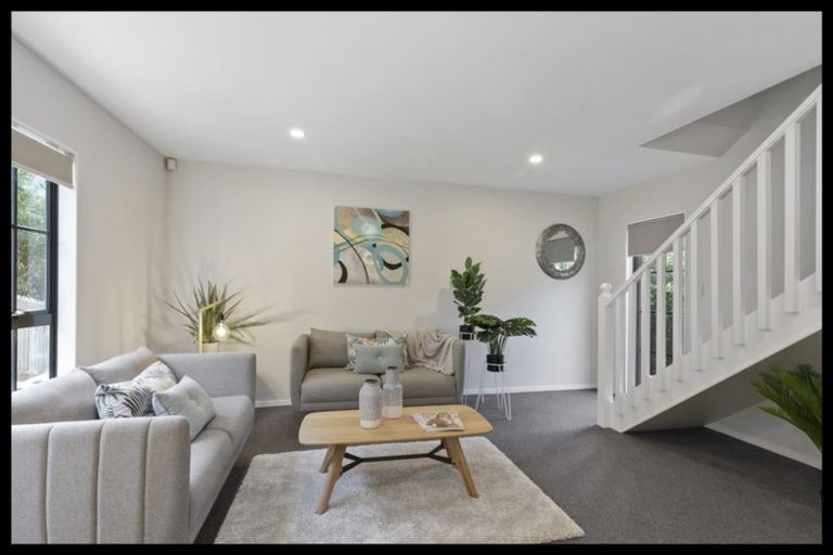 Photo of property in 2/25 Hollies Crescent, Johnsonville, Wellington, 6037