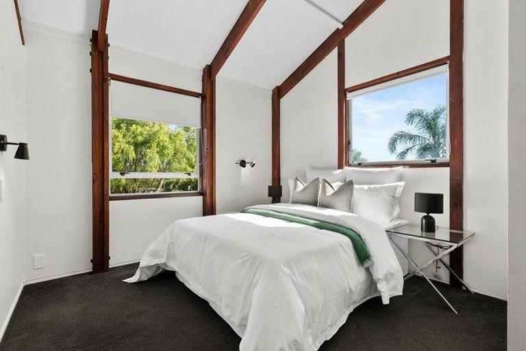 Photo of property in 26 Eugenia Rise, Totara Heights, Auckland, 2105