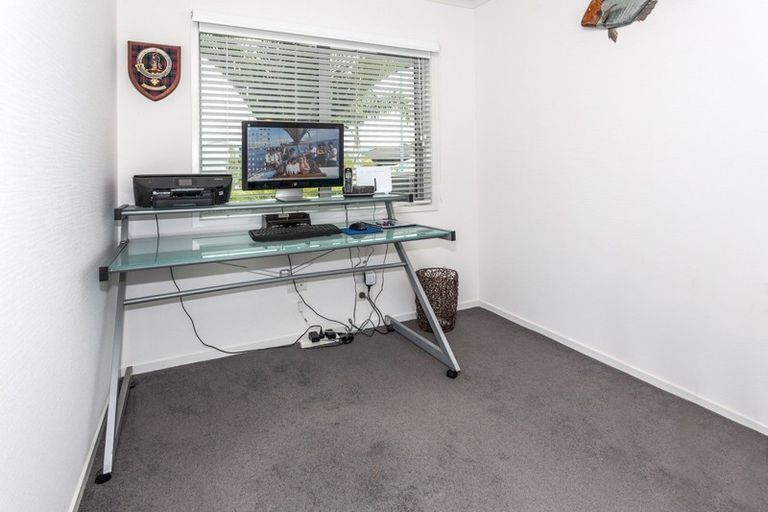 Photo of property in 10 Waitotara Way, Whitianga, 3510