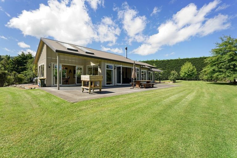 Photo of property in 58 Settlement Road, Te Horo, Otaki, 5582
