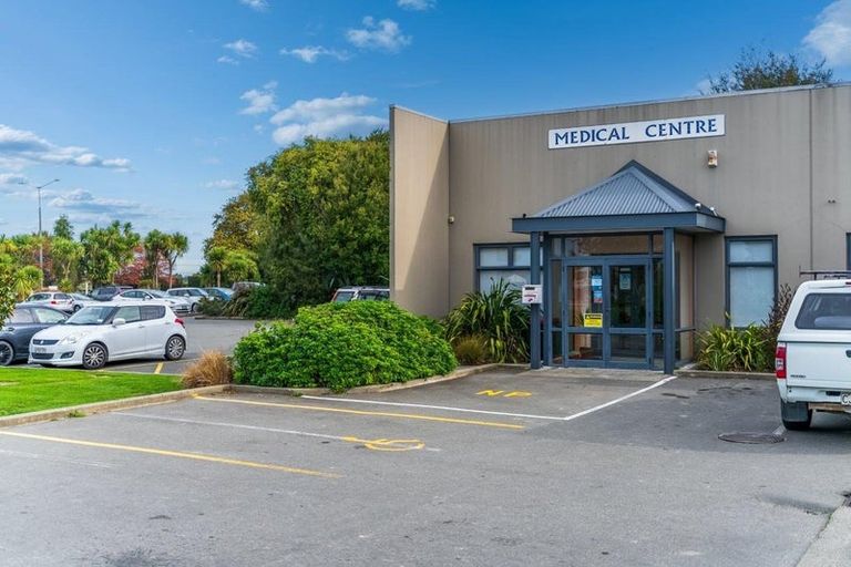 Photo of property in 2 Main North Road, Woodend, 7610