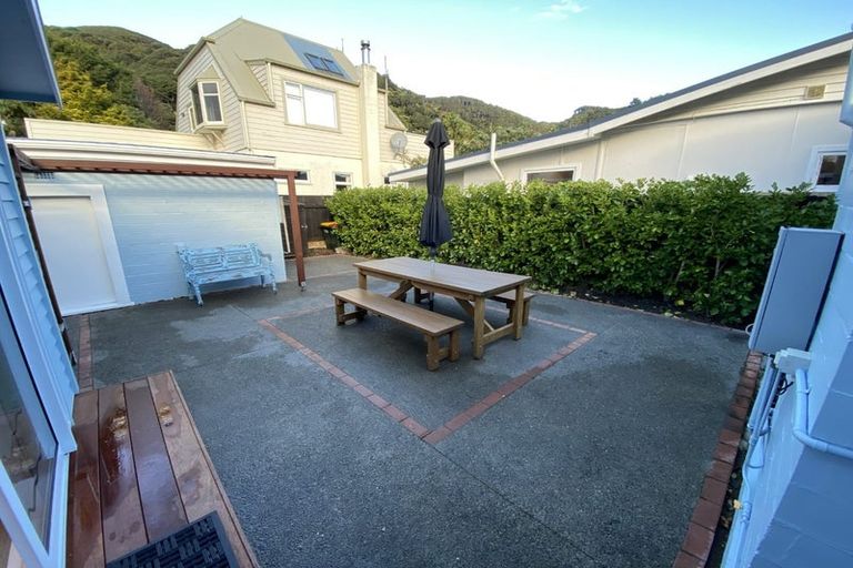 Photo of property in 387 Muritai Road, Eastbourne, Lower Hutt, 5013
