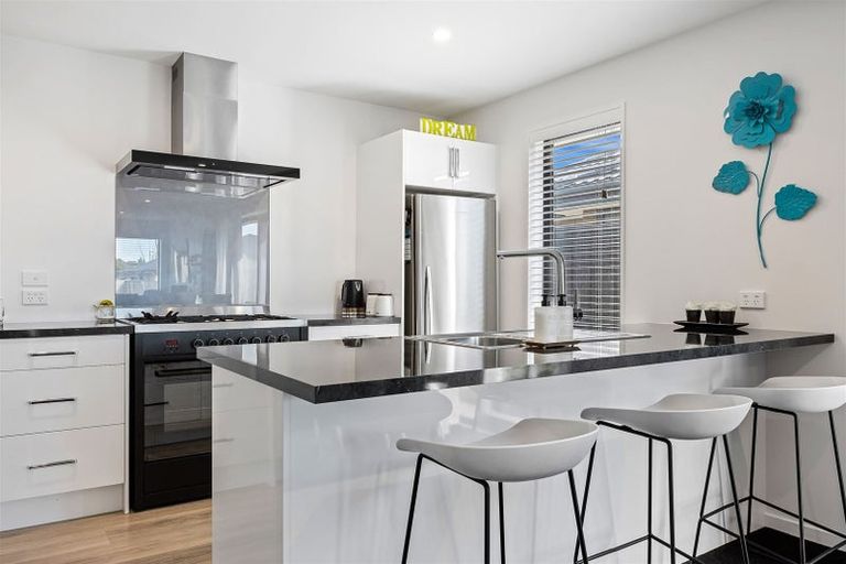 Photo of property in 16 Quinn Crescent, Woodend, 7610