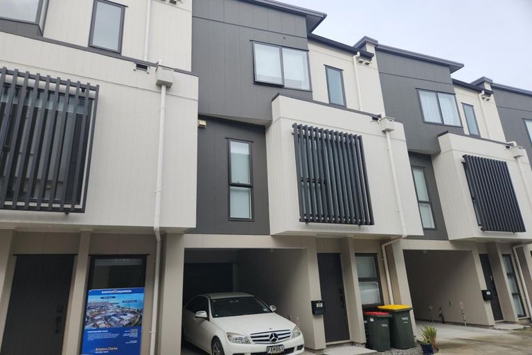 Photo of property in 20 Mina Way, Browns Bay, Auckland, 0630