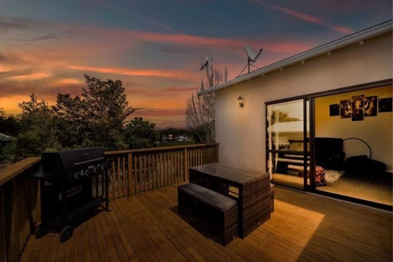 Photo of property in 28 Maratahu Street, Westown, New Plymouth, 4310