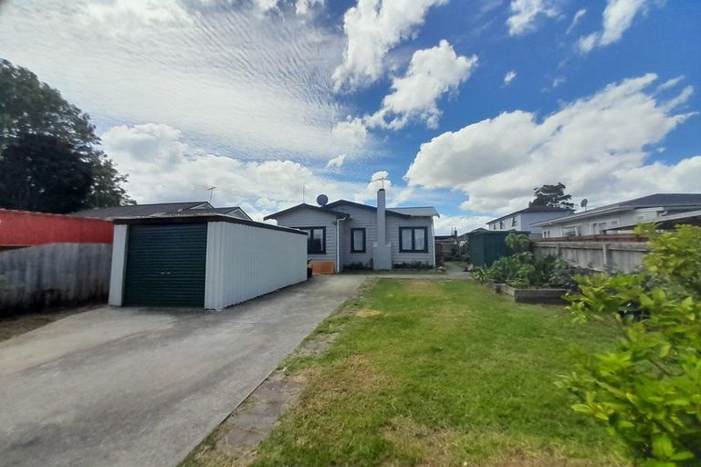 Photo of property in 18 Beihlers Road, Weymouth, Auckland, 2103