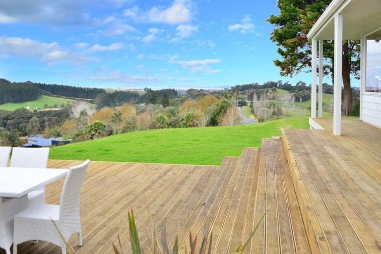 Photo of property in 118 Upper Orewa Road, Wainui, Silverdale, 0992