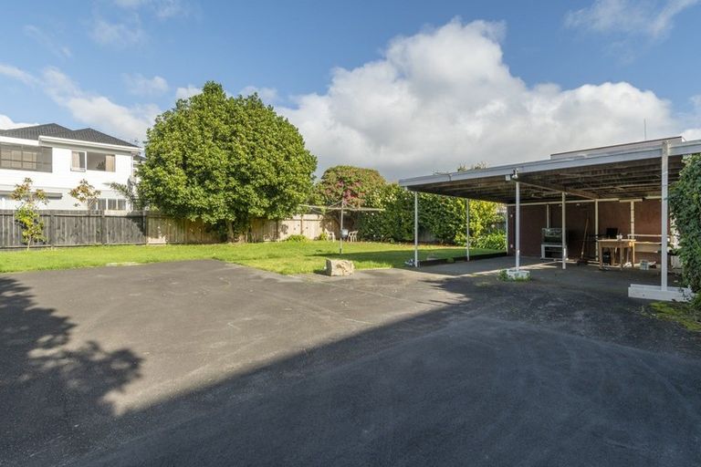 Photo of property in 337 Devonport Road, Tauranga, 3110