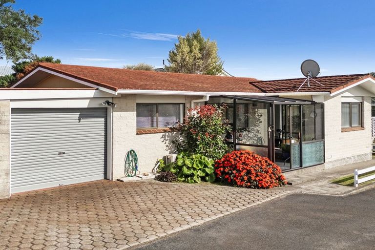 Photo of property in 2/14 Burns Street, Westown, New Plymouth, 4310