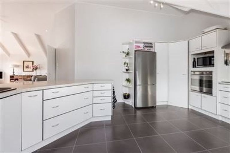 Photo of property in 14 The Avenue, Albany, Auckland, 0632