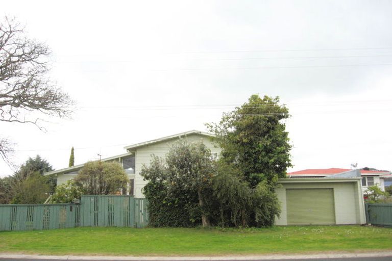 Photo of property in 13 Eyre Street, Whitianga, 3510