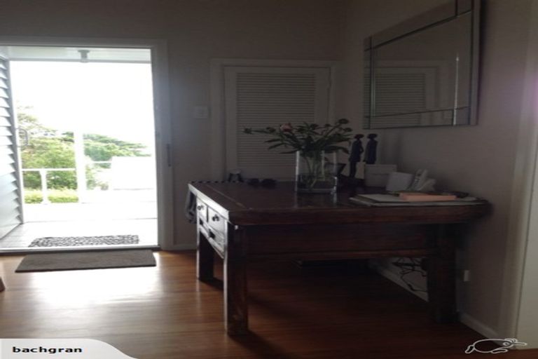 Photo of property in 69 Moncks Spur Road, Redcliffs, Christchurch, 8081