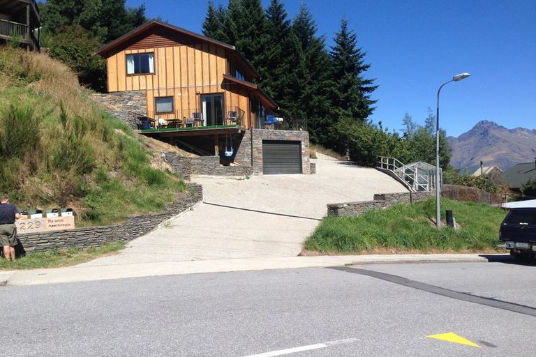 Photo of property in 229a Fernhill Road, Sunshine Bay, Queenstown, 9300