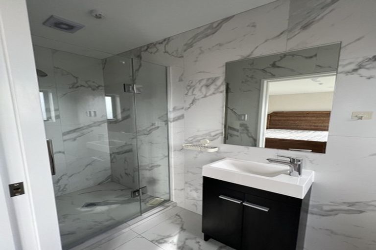 Photo of property in 1 Peony Mews, Oteha, Auckland, 0632