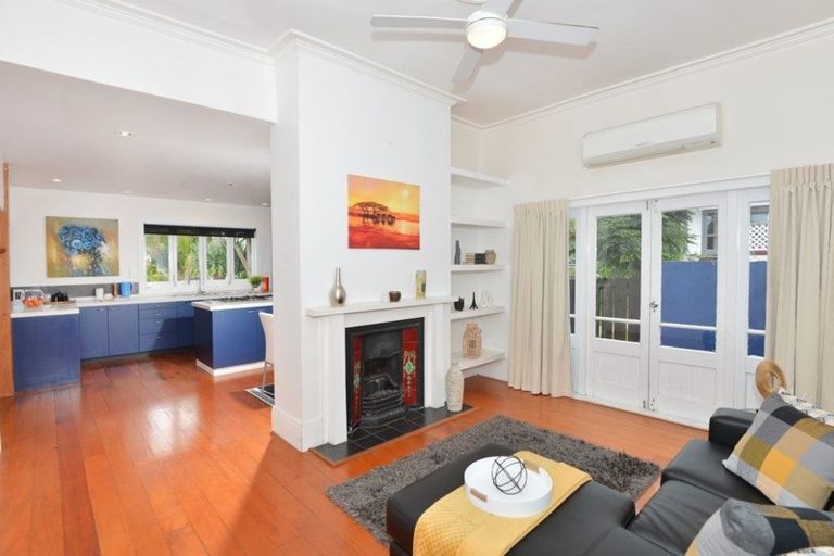 Photo of property in 8 Seaview Road, Whangarei, 0110