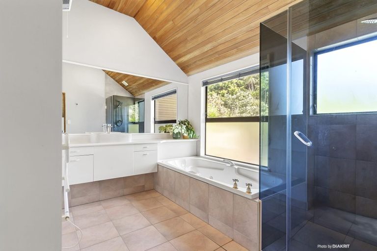 Photo of property in 11 Baxter Way, Karori, Wellington, 6012