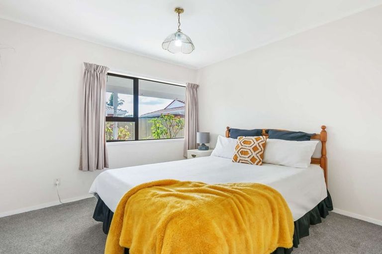 Photo of property in 2/529 Weymouth Road, Weymouth, Auckland, 2103