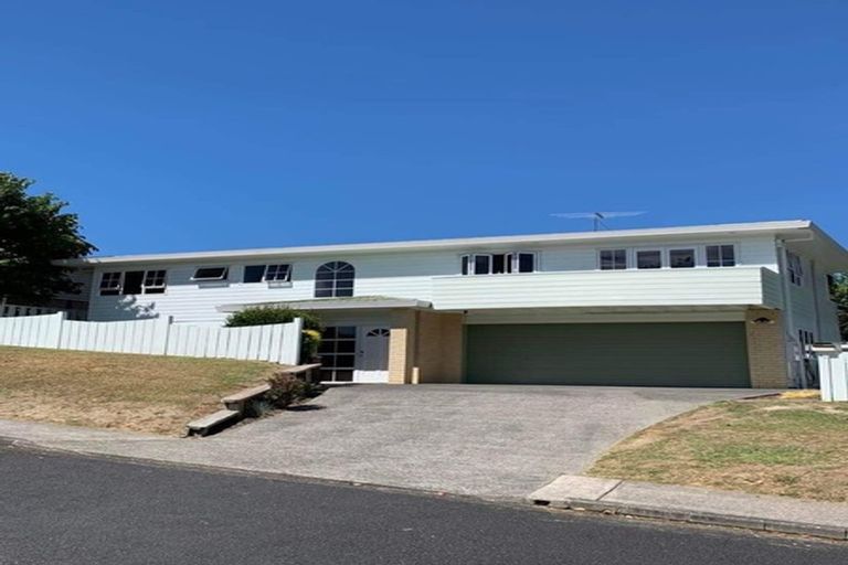 Photo of property in 27 Spargo Road, Massey, Auckland, 0614