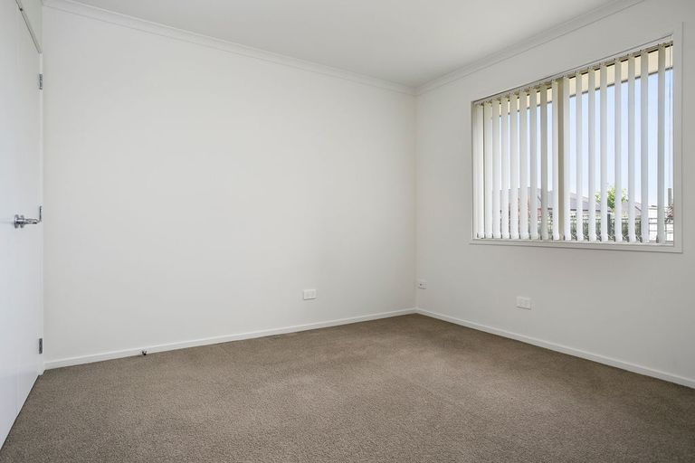 Photo of property in 31 Plescher Crescent, Leamington, Cambridge, 3432