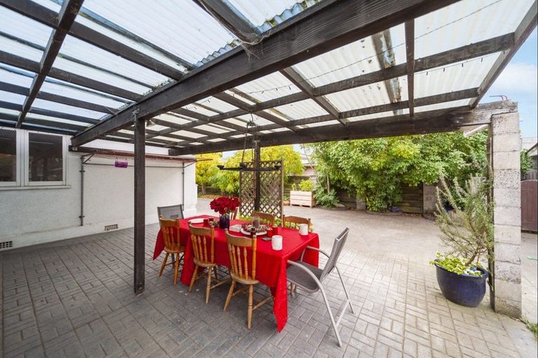 Photo of property in 24 Anzac Avenue, Onekawa, Napier, 4110