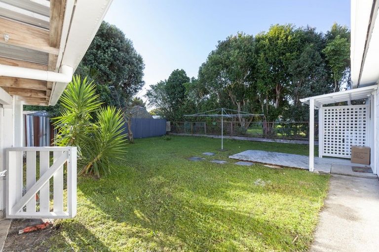 Photo of property in 17 Old Coach Road South, Otaki Beach, Otaki, 5512