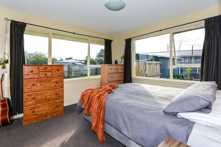 Photo of property in 15 Woodlands Place, Aranui, Christchurch, 8061