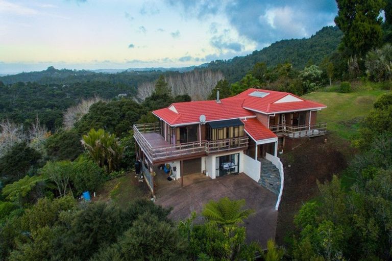 Photo of property in 1010 Scenic Drive North, Swanson, Auckland, 0816