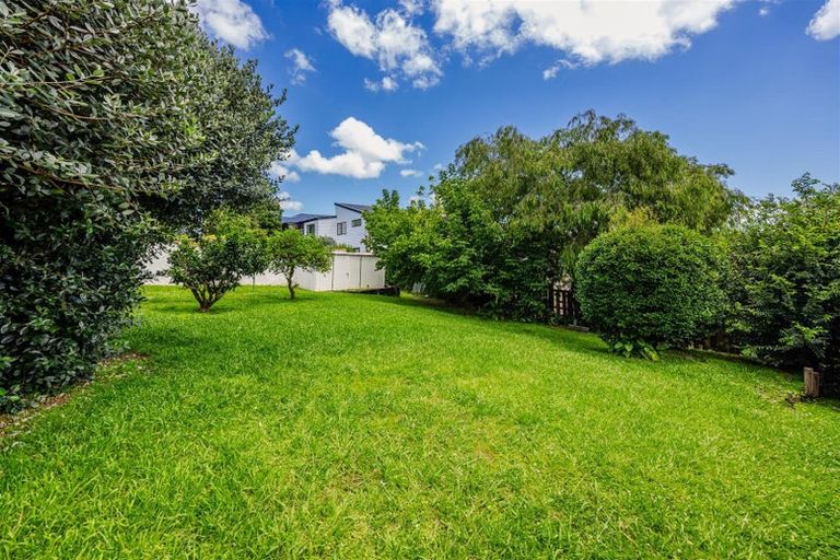 Photo of property in 6 Majesty Place, Half Moon Bay, Auckland, 2012