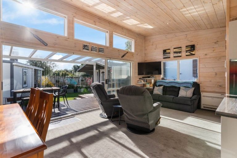 Photo of property in 5a Tuna Place, Whiritoa, Whangamata, 3691