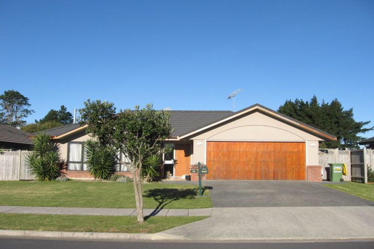 Photo of property in 26 Blackwood Drive, Wattle Downs, Auckland, 2103