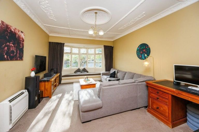 Photo of property in 292 Ruahine Street, Terrace End, Palmerston North, 4410