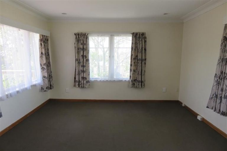 Photo of property in 17 Oreil Avenue, West Harbour, Auckland, 0618
