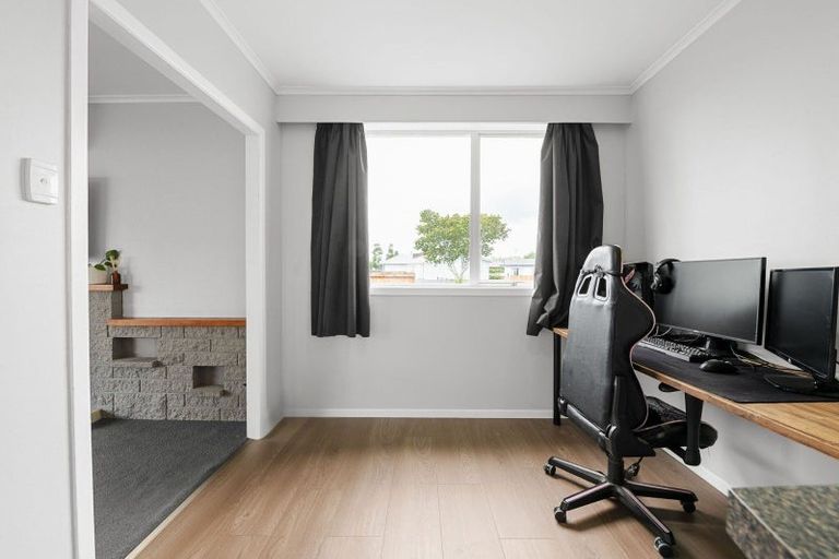 Photo of property in 21 Rhonda Avenue, Deanwell, Hamilton, 3206