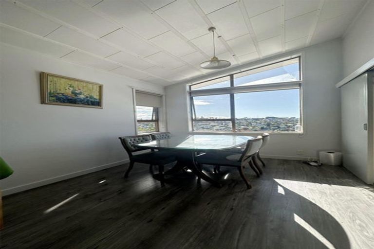 Photo of property in 46 Target Road, Totara Vale, Auckland, 0629