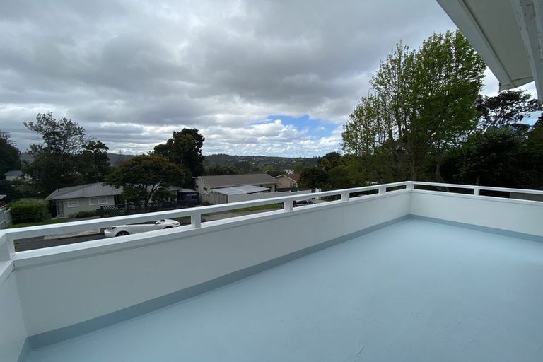 Photo of property in 11 Beswick Place, Birkdale, Auckland, 0626