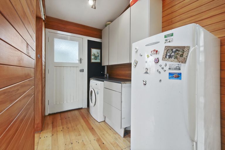 Photo of property in 12 Kereru Street, Henderson, Auckland, 0612