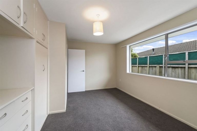 Photo of property in 35 Larnach Street, Waimairi Beach, Christchurch, 8083