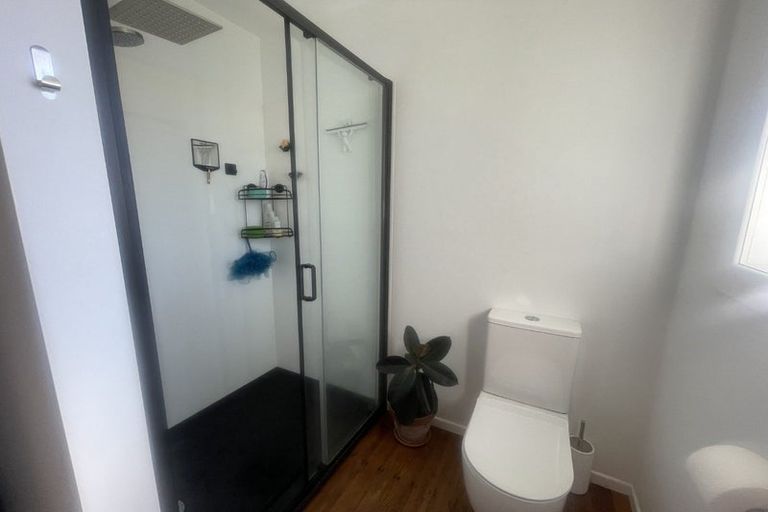 Photo of property in 17 Kelkirk Street, Kelston, Auckland, 0602